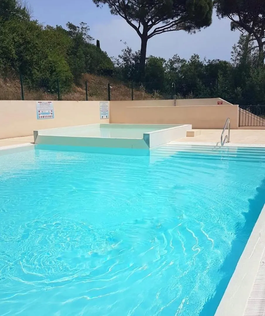 Beautiful Apartment With Pool In Sainte-Maxime
