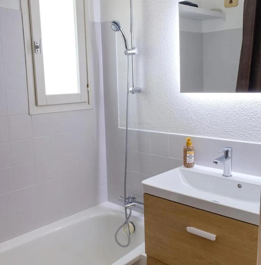 Beautiful Apartment With Pool In Sainte-Maxime